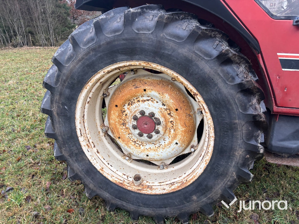 Traktor - IH 685XL
