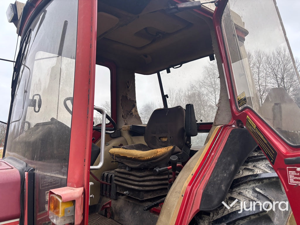 Traktor - IH 685XL