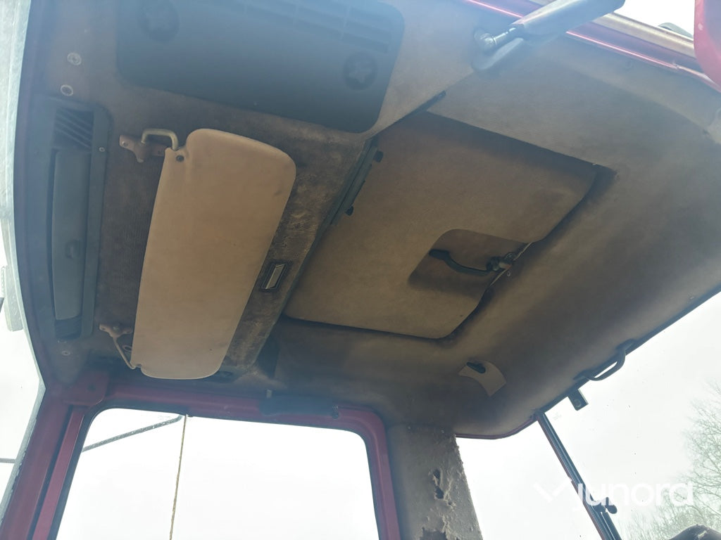 Traktor - IH 685XL