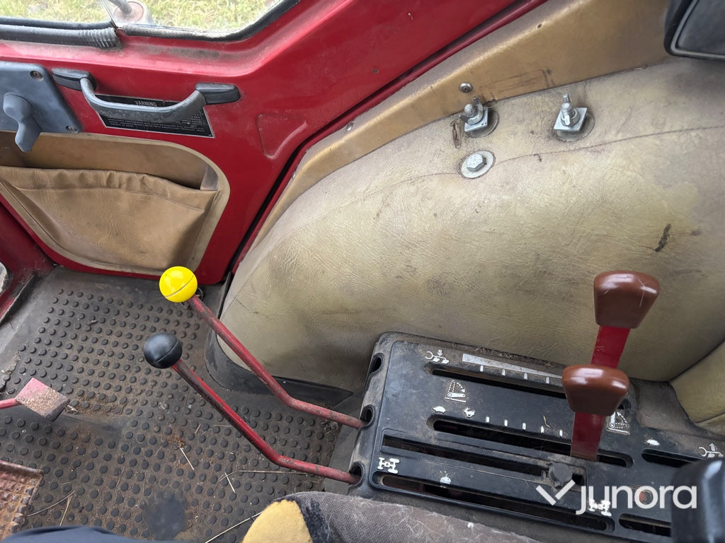 Traktor - IH 685XL