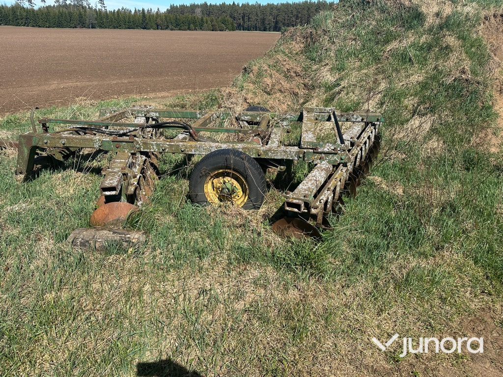 Skålsvans - John Deere