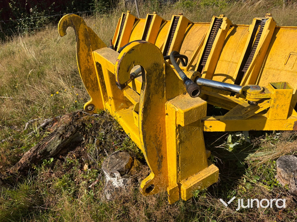 Hydrauliskt vikplogblad med Stora BM