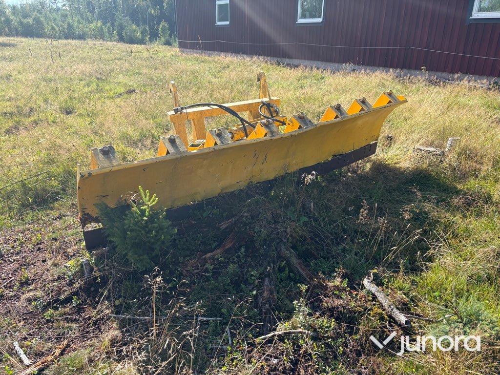Hydrauliskt vikplogblad med Stora BM