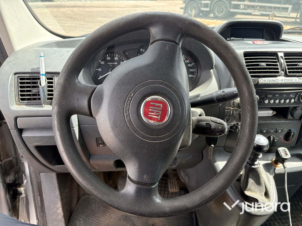 Lätt lastbil-FIAT 270