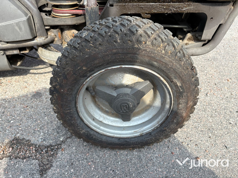 Gräsklippare - Husqvarna, R111B