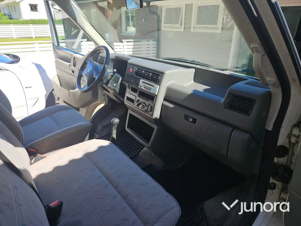 Lätt lastbil - Volkswagen Transporter  2.5 TDI Manuell, 102hk, 2002