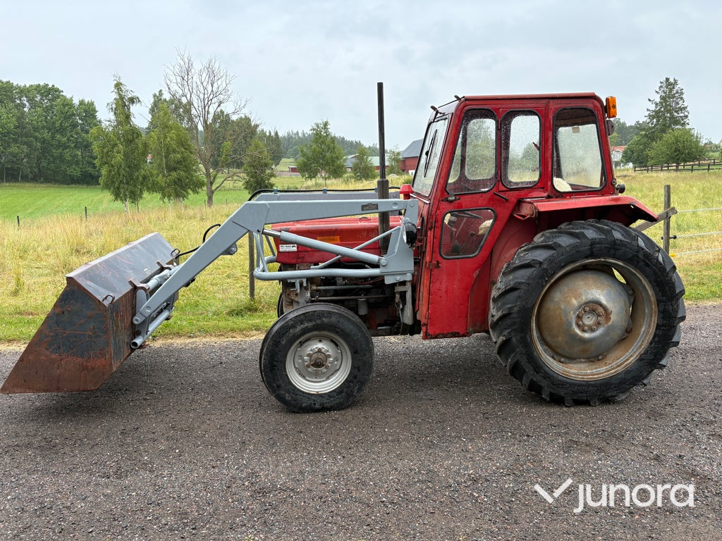Traktor - Massey Ferguson 135 med frontlastare