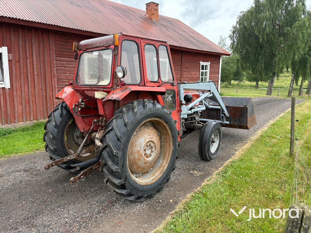 Traktor - Massey Ferguson 135 med frontlastare