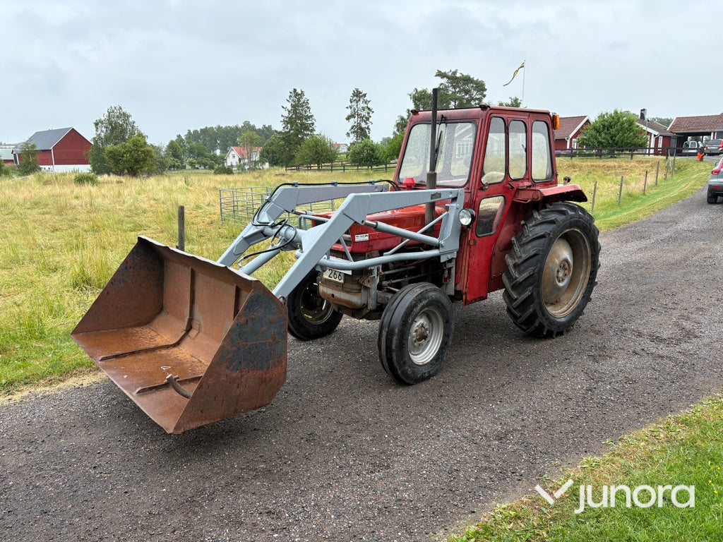 Traktor - Massey Ferguson 135 med frontlastare