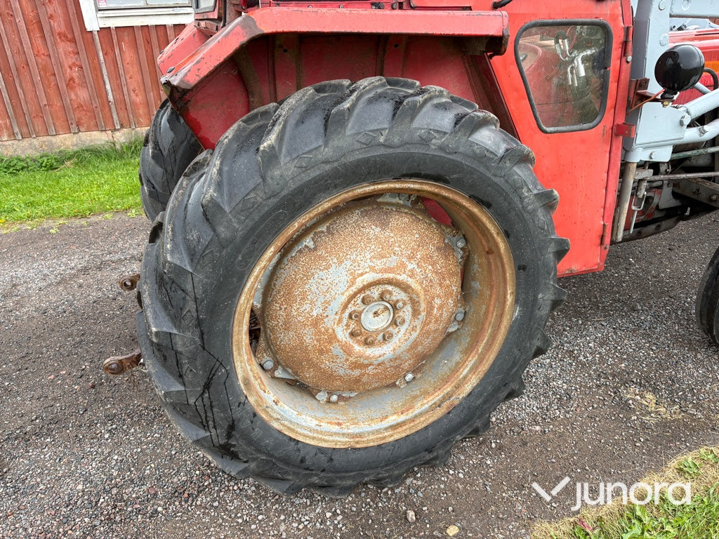 Traktor - Massey Ferguson 135 med frontlastare