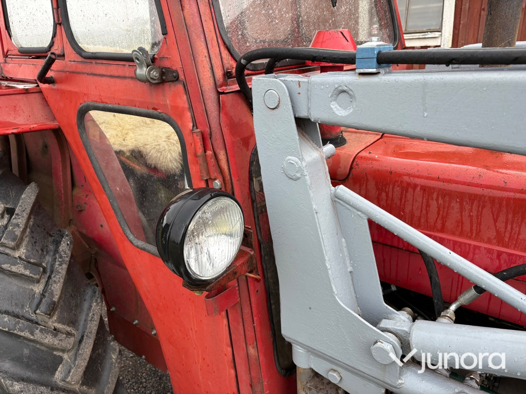 Traktor - Massey Ferguson 135 med frontlastare