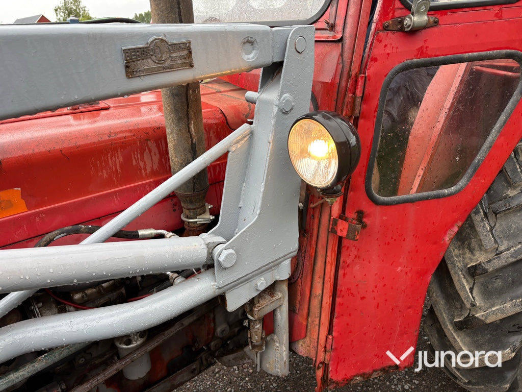 Traktor - Massey Ferguson 135 med frontlastare