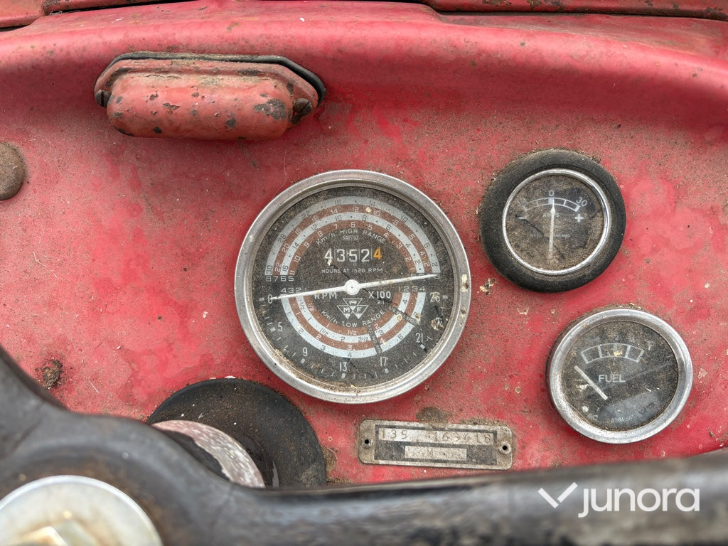 Traktor - Massey Ferguson 135 med frontlastare
