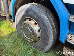 Lastbil Scania P92H 4X2 med lyftkran