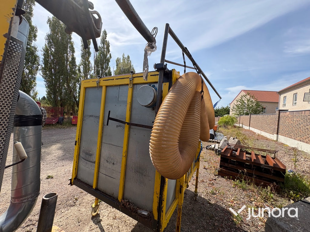 Lövsug med tippcontainer – Honda-motor