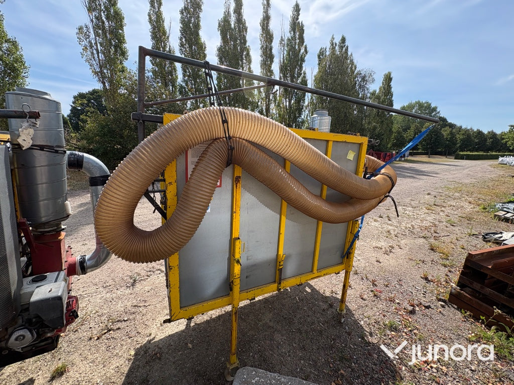 Lövsug med tippcontainer – Honda-motor