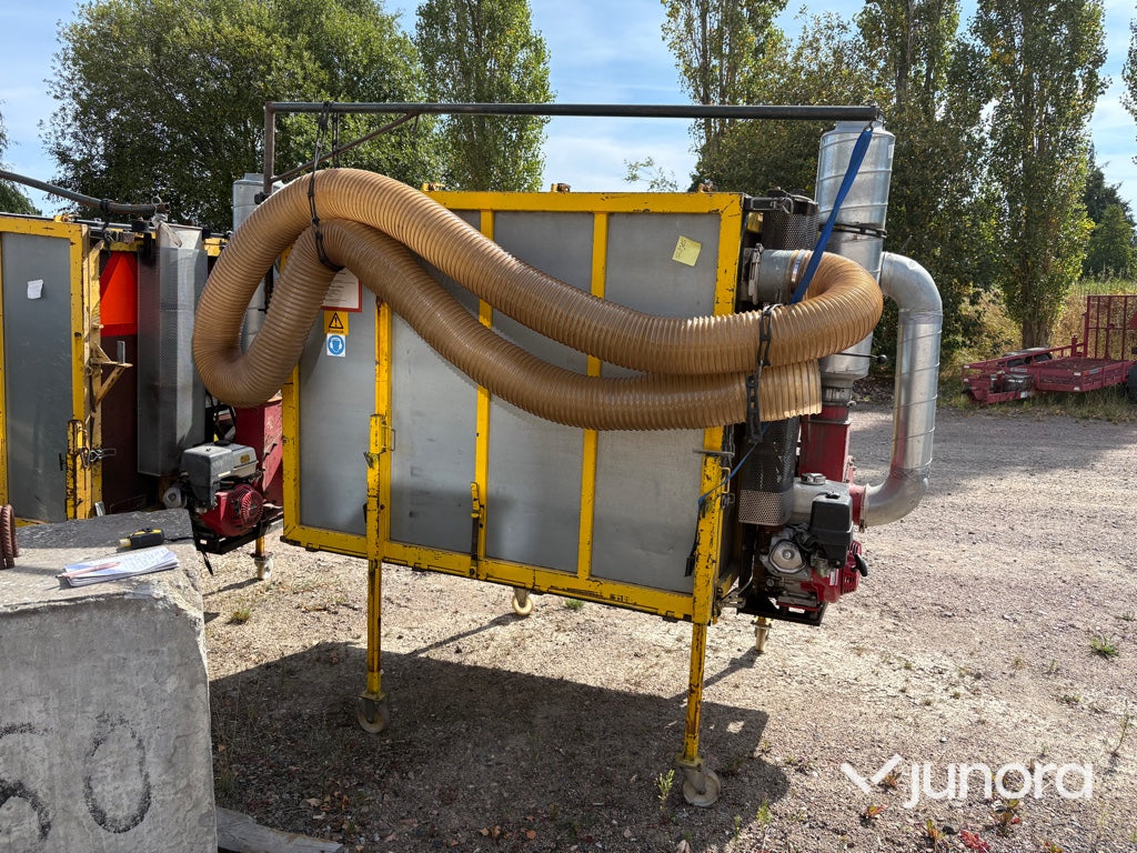 Lövsug med tippcontainer – Honda-motor