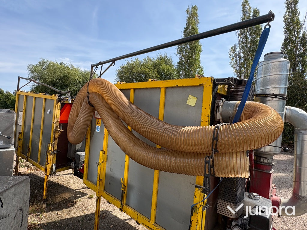 Lövsug med tippcontainer – Honda-motor