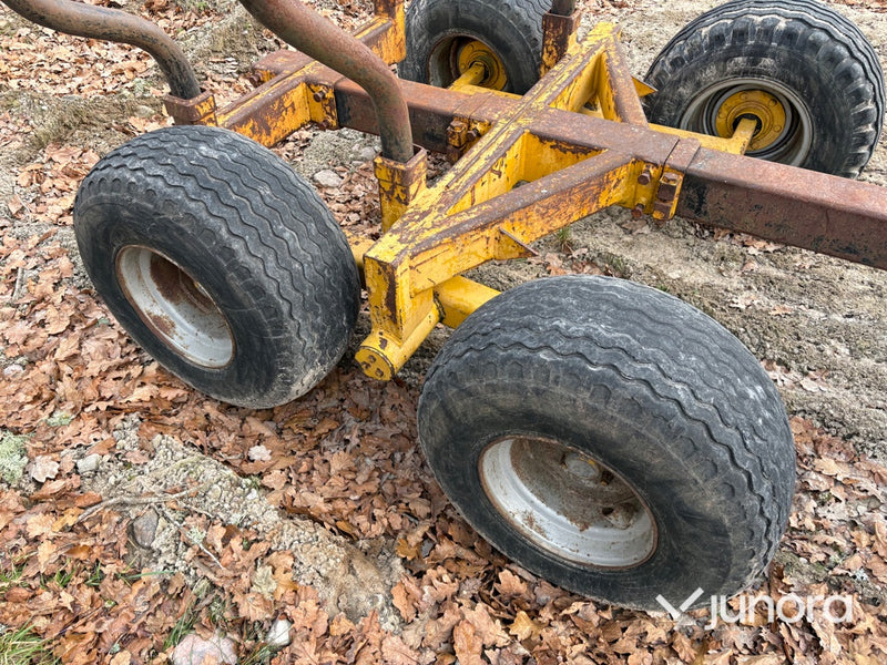 Skogsvagn - Mowi 2453