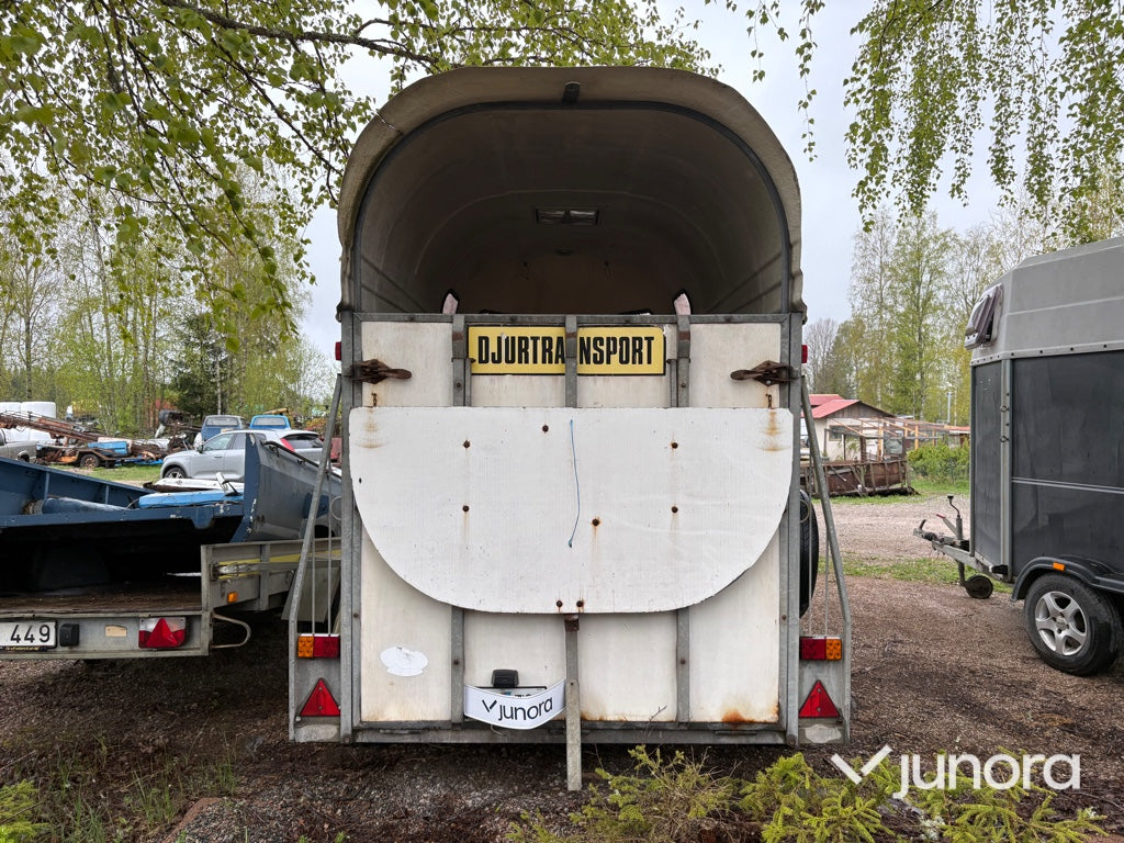 Hästtransport - Boj, Bravo 216 S
