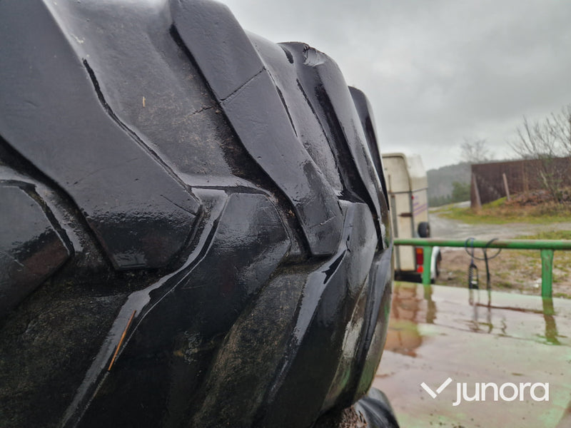 Däck + Fälg - Traktor, Valmet 6400