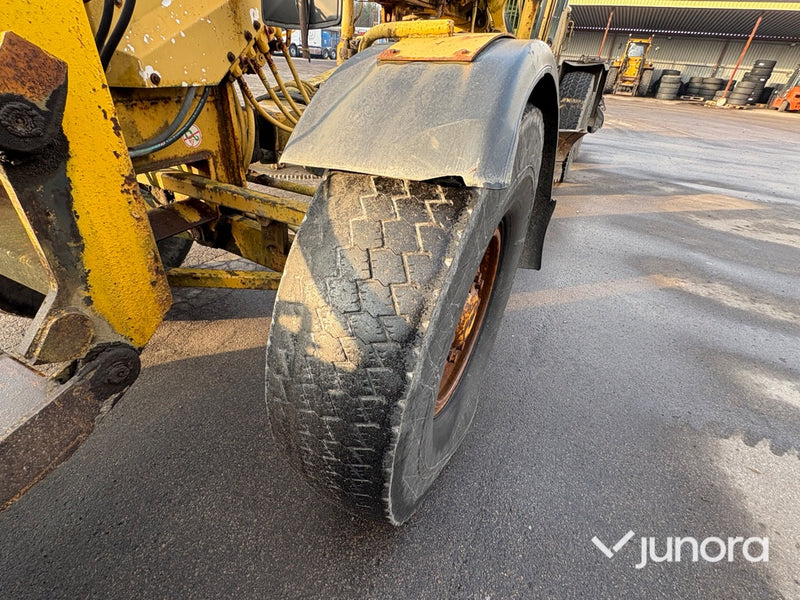 Vägskrapa - Caterpillar, 120G