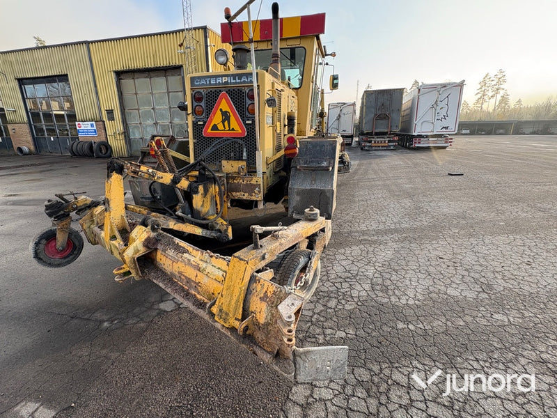 Vägskrapa - Caterpillar, 120G