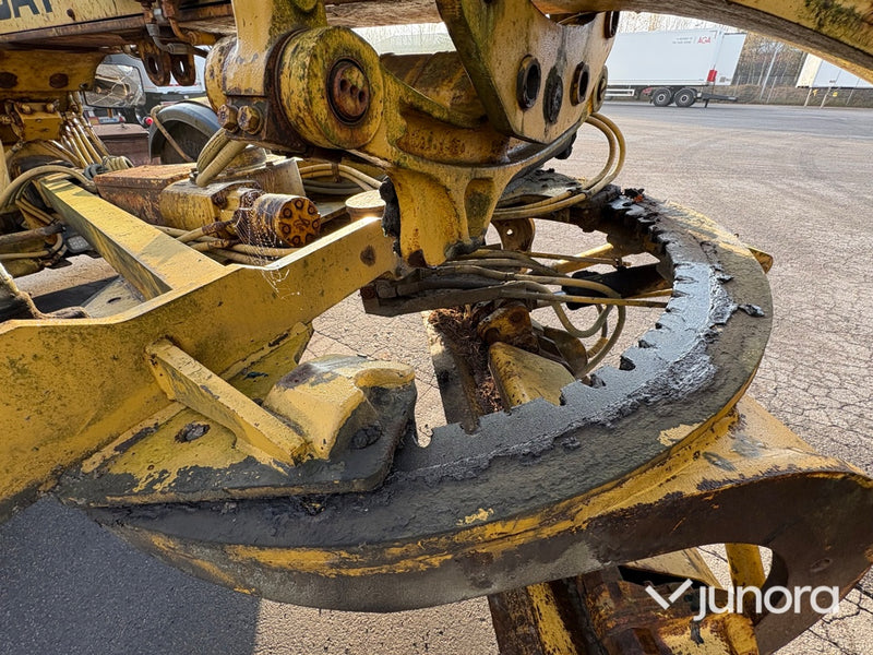 Vägskrapa - Caterpillar, 120G