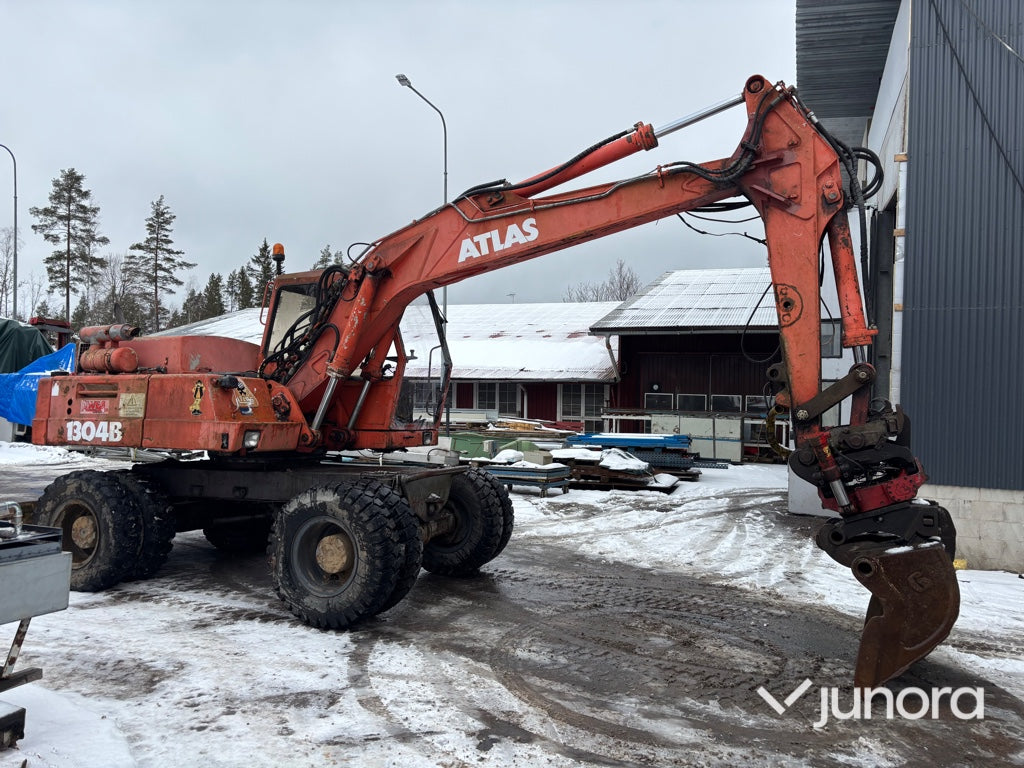 Hjulgrävare - Atlas 1304B med Rototilt och redskap