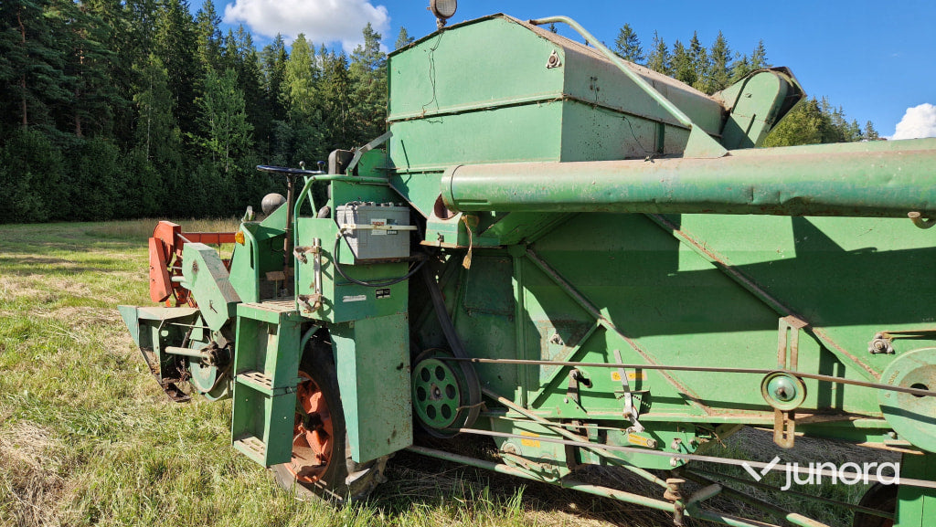 Skördetröska - Volvo BM, Aktiv 800