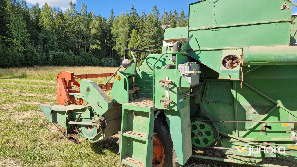 Skördetröska - Volvo BM, Aktiv 800