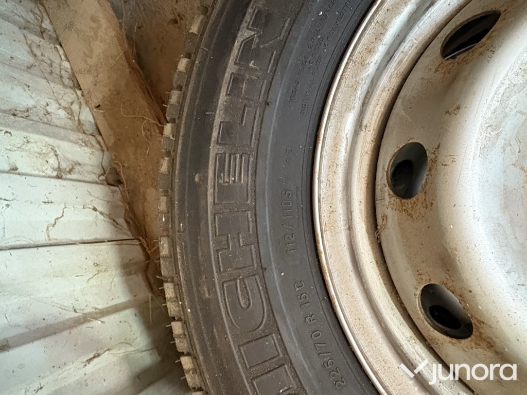 2st Nya däck Michelin AGilis
