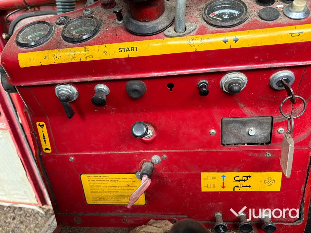 Traktor - Volvo-BM, T 430, Med vinsch
