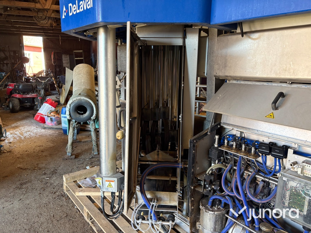 Mjölkrobot - DeLaval, VMS, Milking station vänster