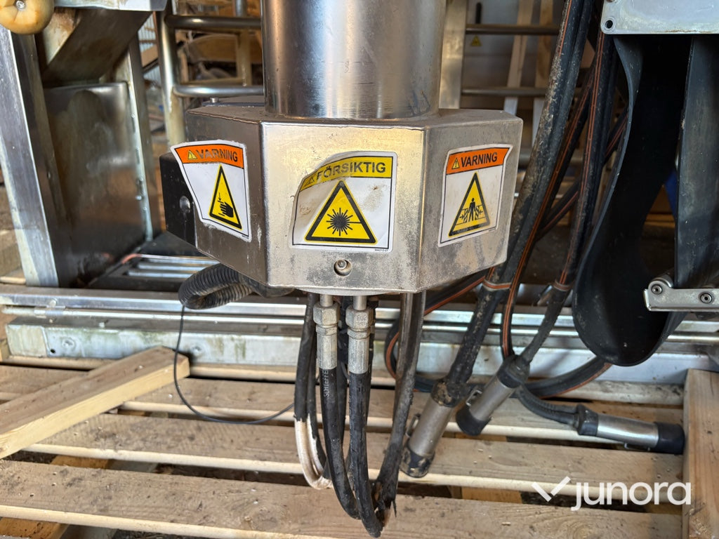 Mjölkrobot - DeLaval, VMS, Milking station vänster