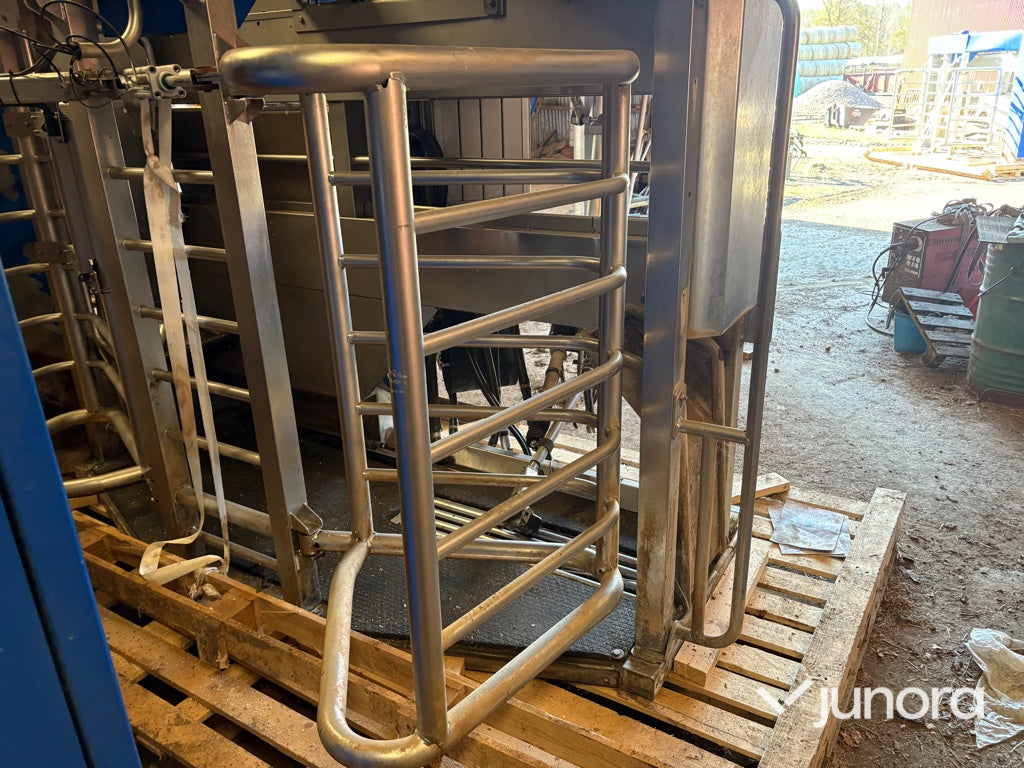 Mjölkrobot - DeLaval, VMS, Milking station vänster