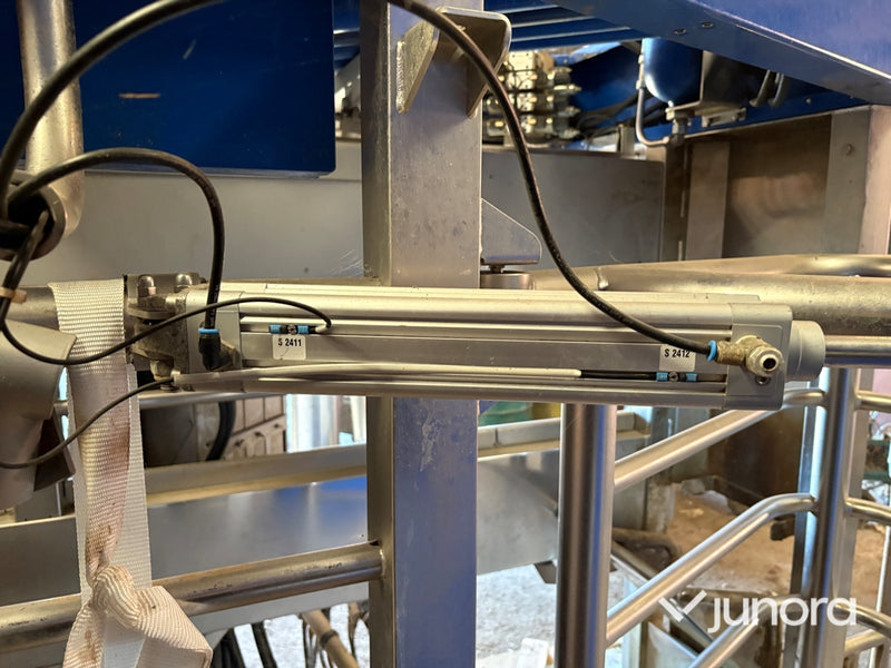 Mjölkrobot - DeLaval, VMS, Milking station vänster