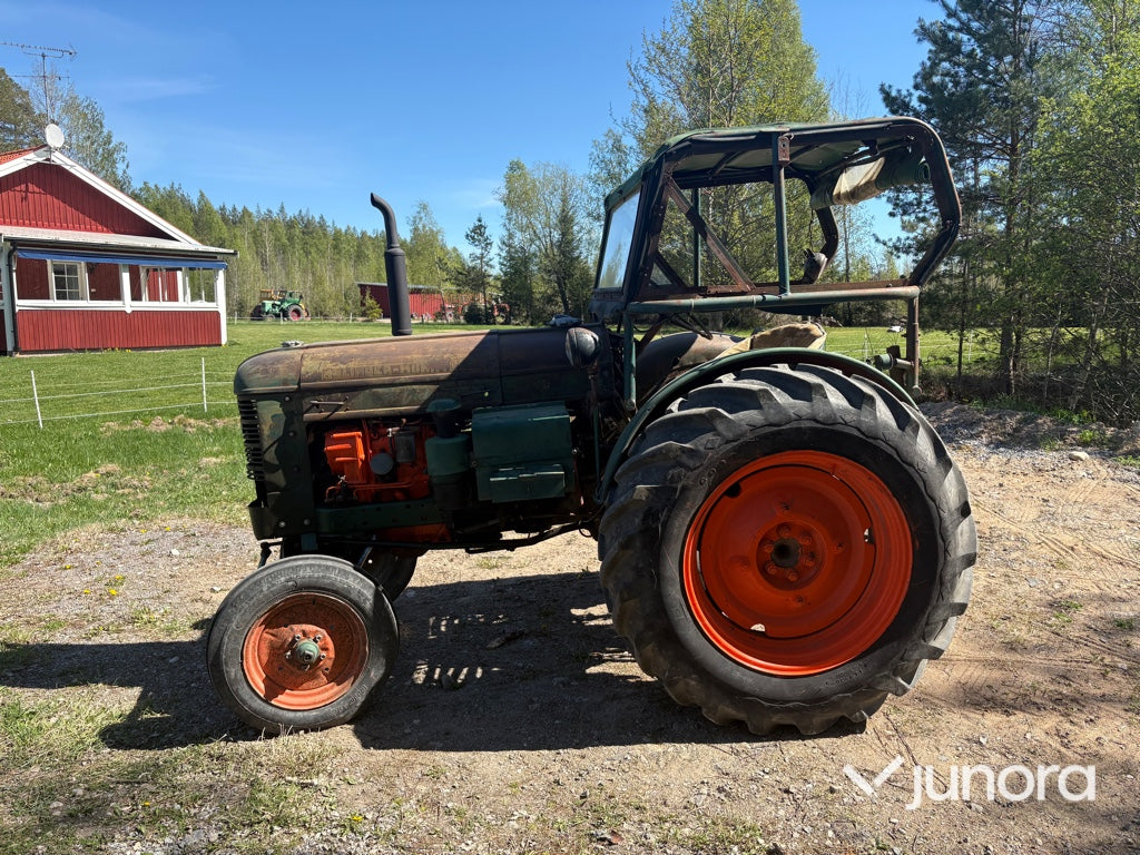 Traktor - Volvo BM Victor 230