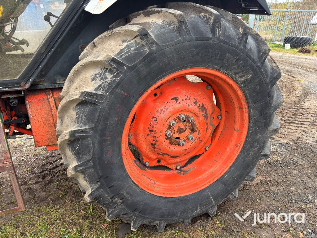 Traktor - Case 1490 4-WD med lastare