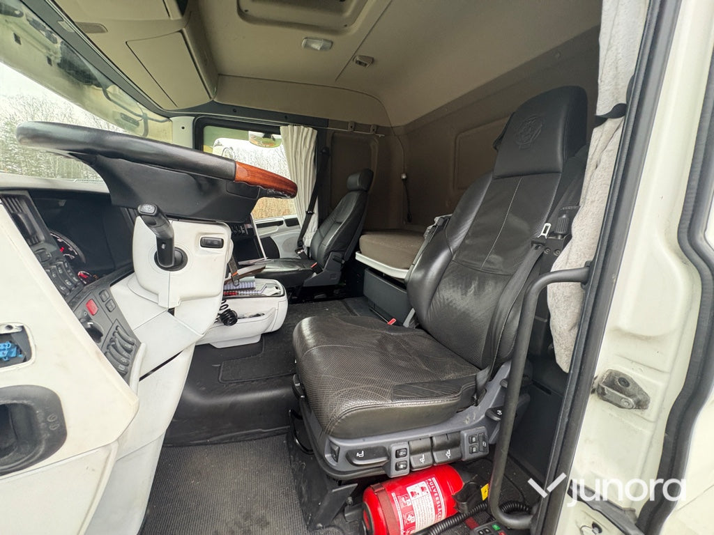 Skåpbil - Scania R410LB