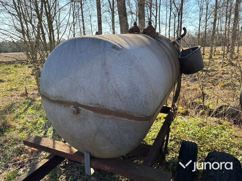 Vattentank på vagn - 1,5 m³