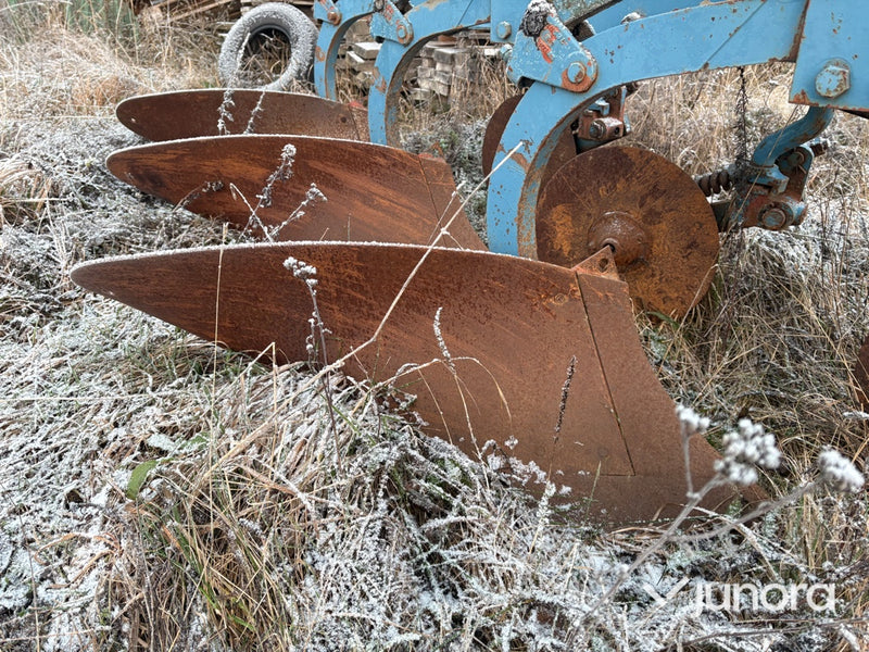 Treskärig plog - Överum