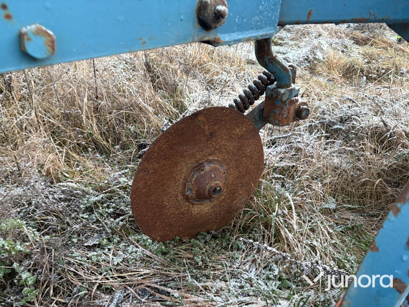 Treskärig plog - Överum