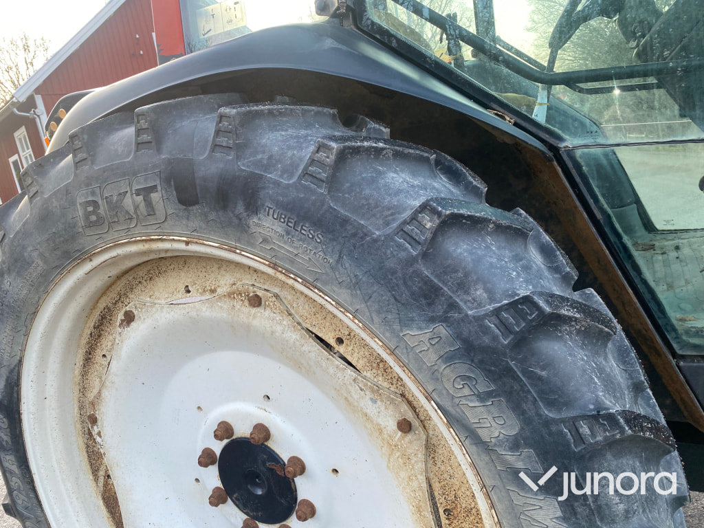 Traktor – Valtra Valmet 800 (2001)