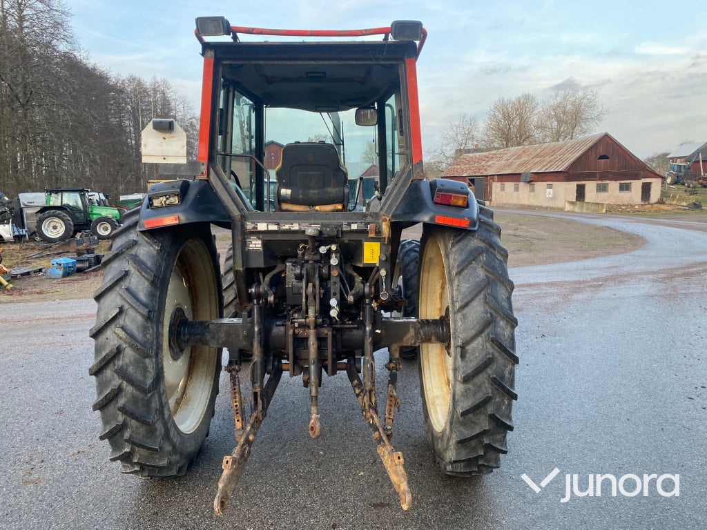Traktor – Valtra Valmet 800 (2001)