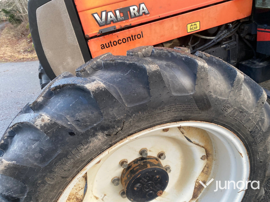 Traktor – Valtra Valmet 800 (2001)
