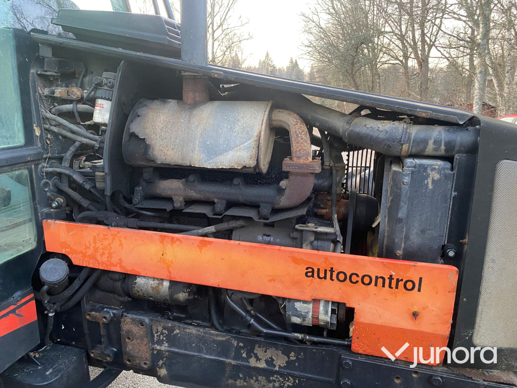 Traktor – Valtra Valmet 800 (2001)