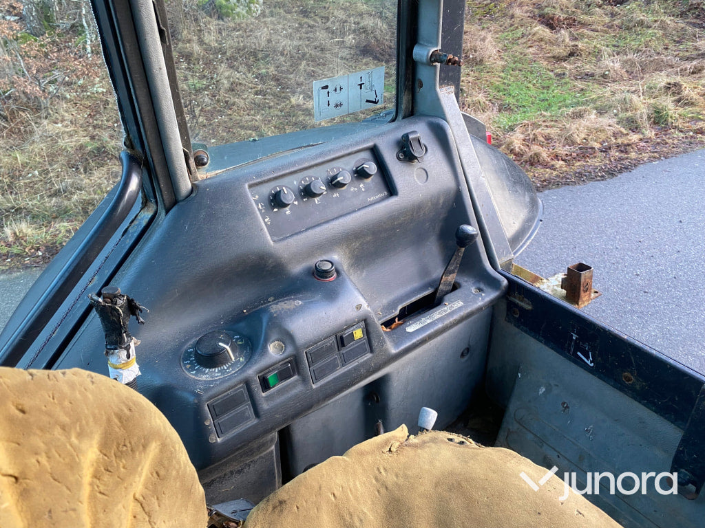 Traktor – Valtra Valmet 800 (2001)
