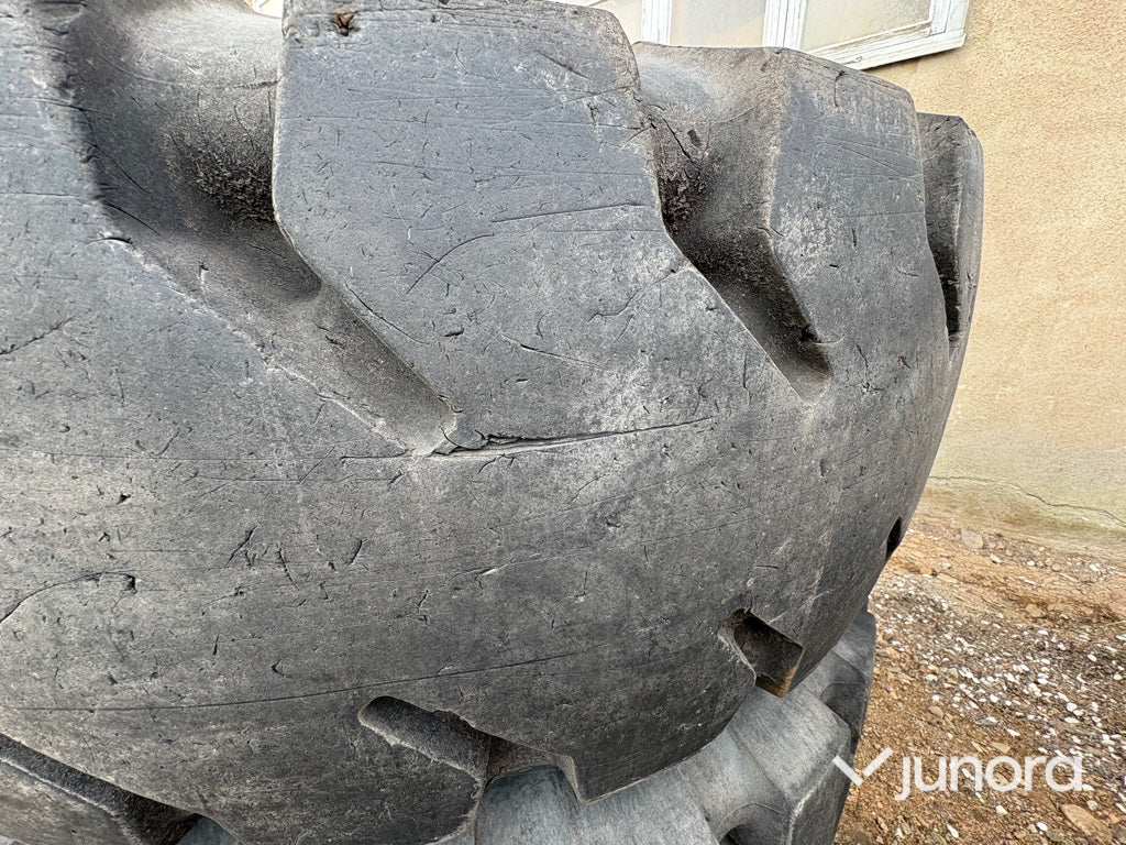 Entreprenaddäck - med fälg Michelin 475/65 R25