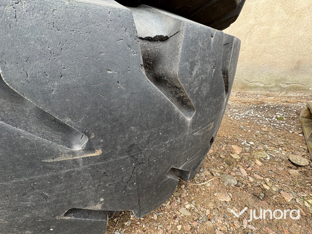 Entreprenaddäck - med fälg Michelin 475/65 R25
